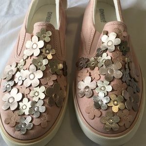 GIRLS GYMBOREE Slip on Flowered shoes